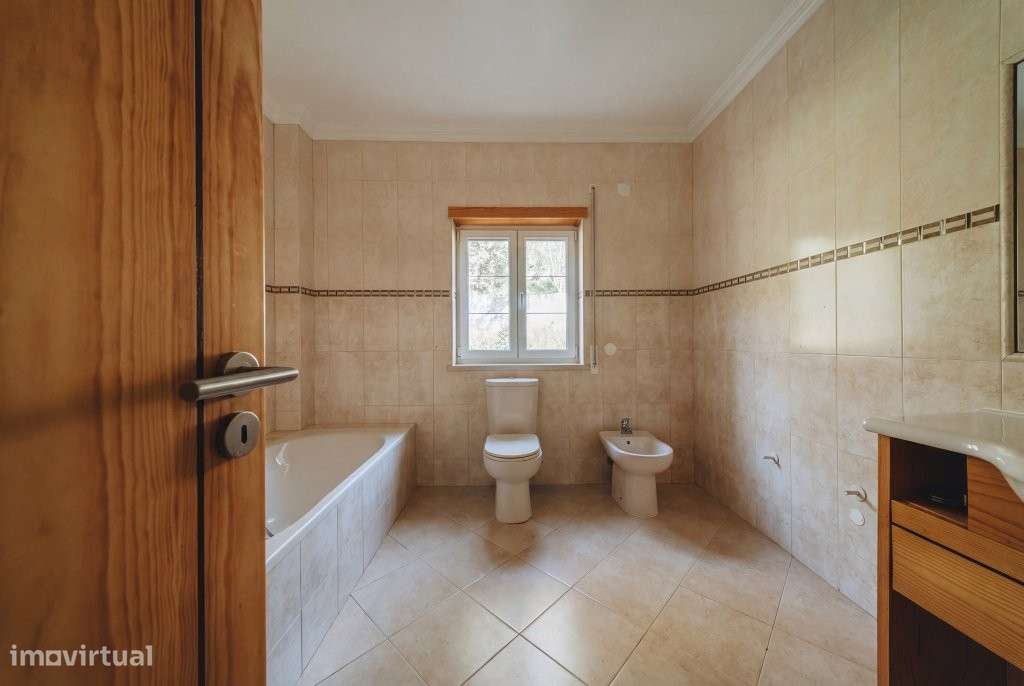 Moradia T7 isolada, com 5 suítes e vistas deslumbrantes-20