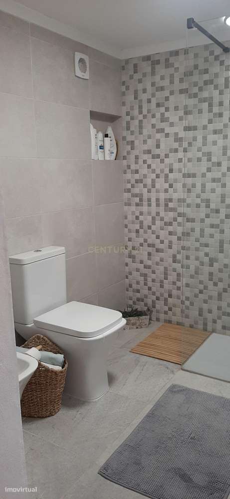 Oportunidade no coração do Alentejo! Moradia térrea T4 em Safara! Uma-24