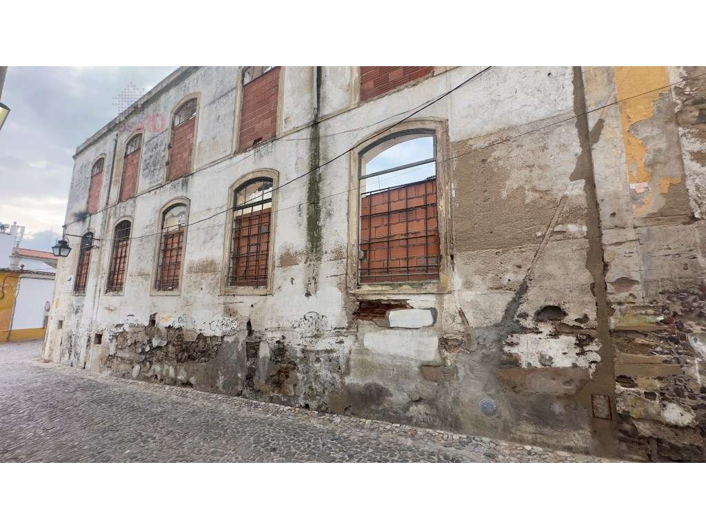 Vende-se um conjunto único de quatro imóveis, estrategicamente loca... - Grande imagem: 5/60