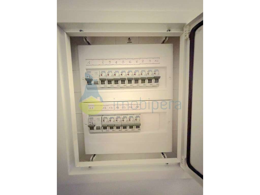 Excelente apartamento localizado, num 1º andar, na famosa Avenida D...-10