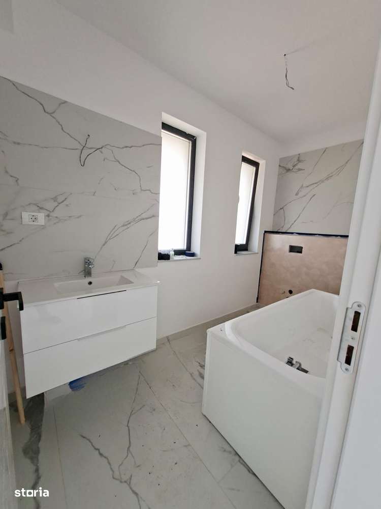 Casa/Vila Parter + 1Etaj/4 camere/Com.Berceni/Comision 0%-12