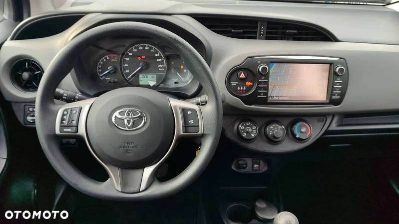 Toyota Yaris 1.5 Premium - 23