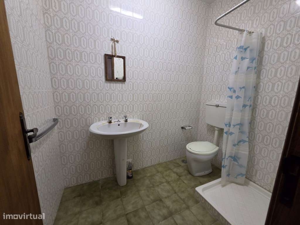 Moradia T5 com Garagem e Jardim | Centro de Elvas-34