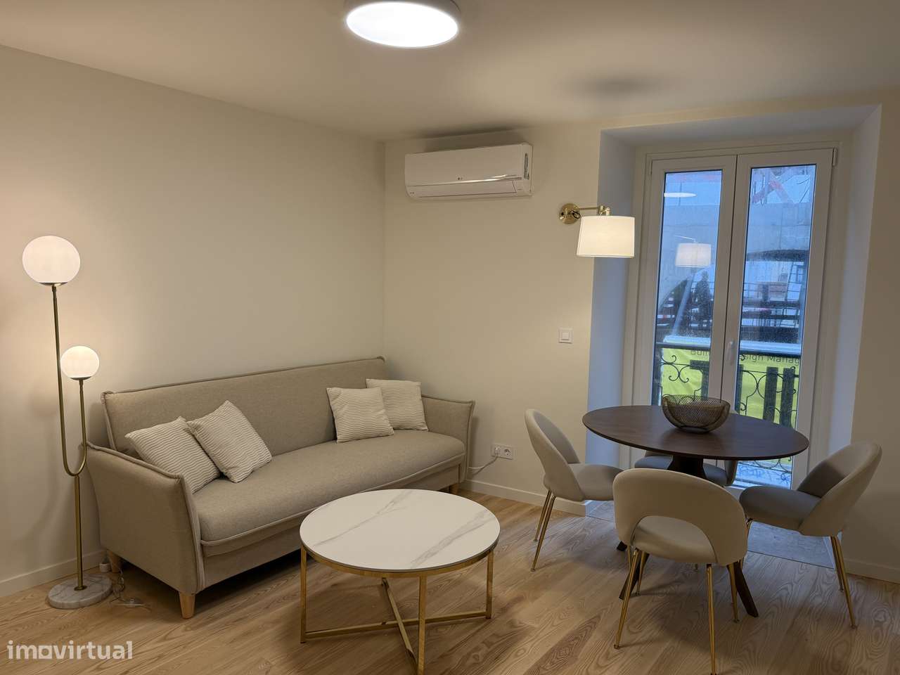 T2 Renovado na Graça | Cozinha equipada | Pátio traseiro | Boa luz - Grande imagem: 5/21