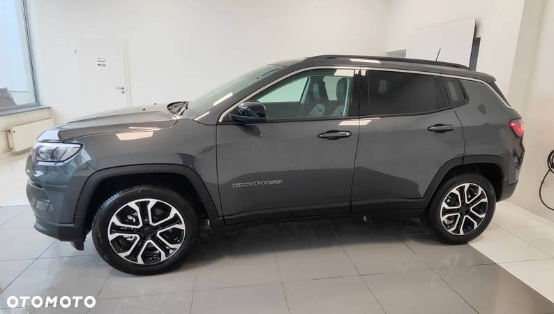 Jeep Compass - 8