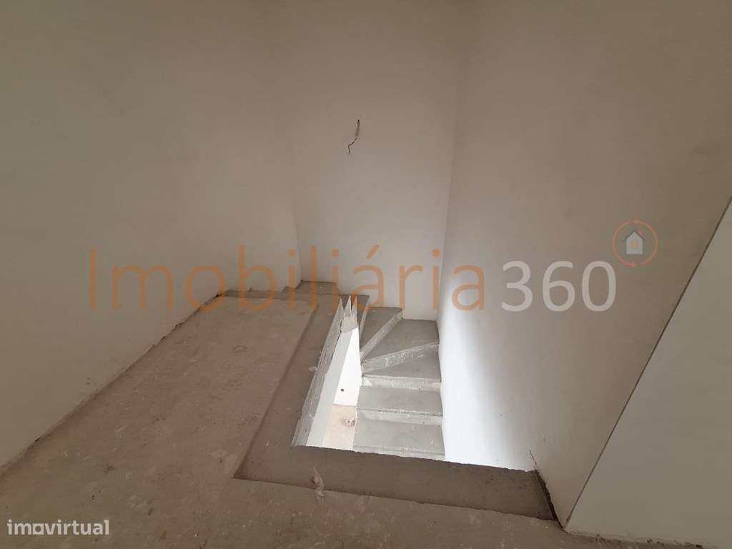 **Moradia Geminada em Venda em Guifões**-11