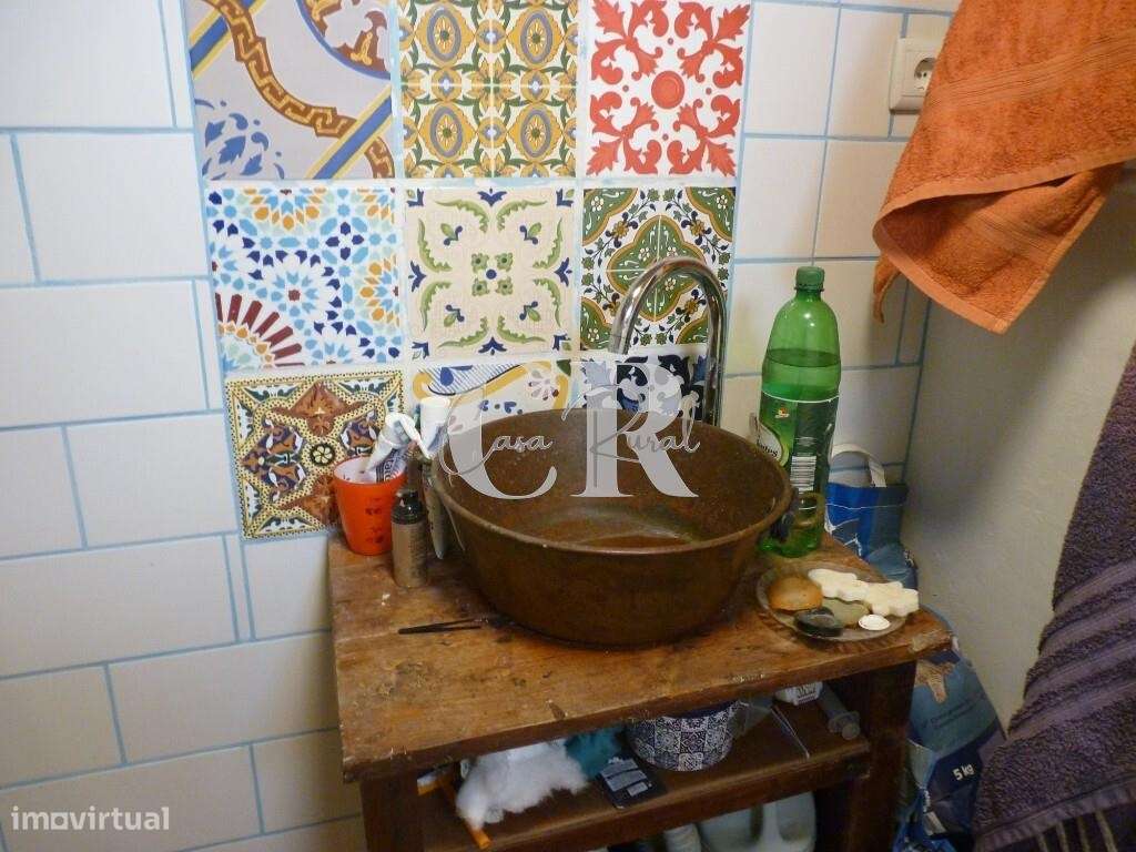 Duas casas habitáveis numa aldeia tradicional de montanha em Alvares,-24