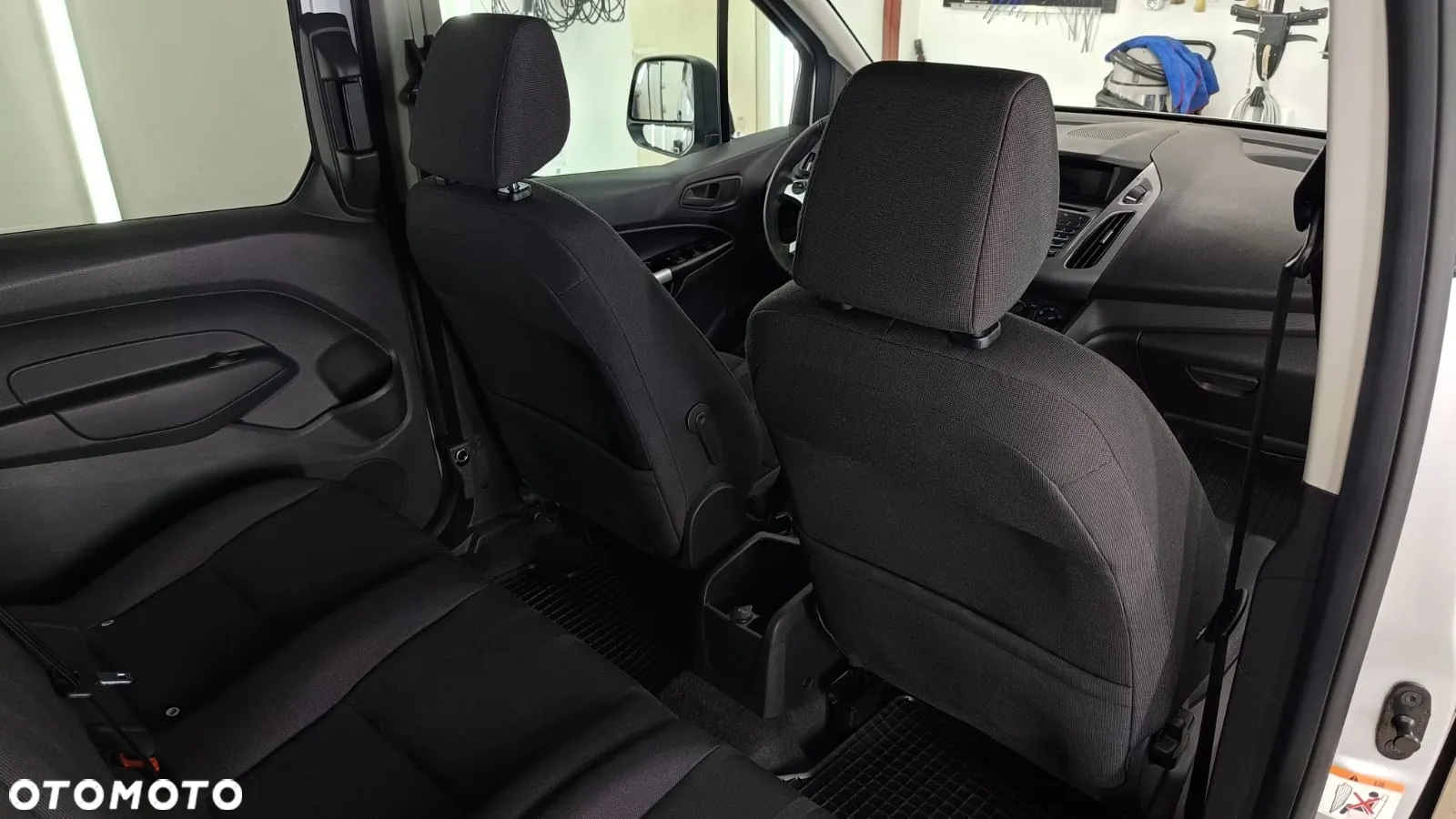 Ford Transit Connect - 16