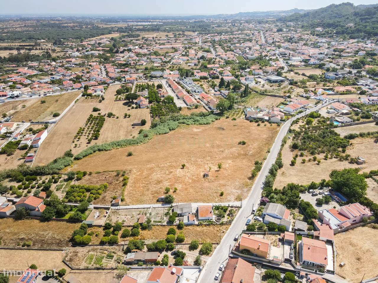 Terreno com 14.469m² possibilidade de construir 10 fogos - Grande imagem: 4/19