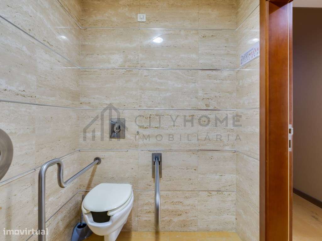 Espaço Comercial de 425m² no Coração de Faro-22