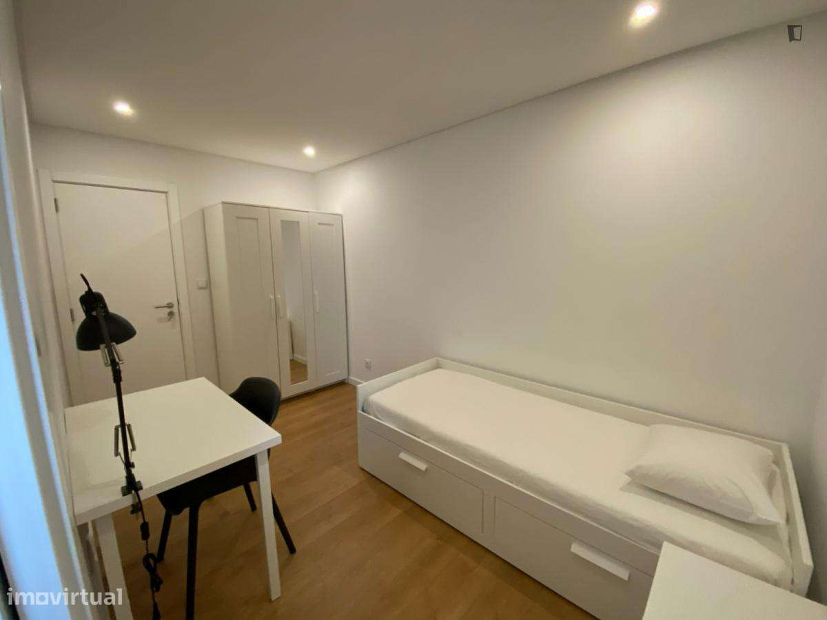 Quarto - localizado em Oeiras Lisbon - Grande imagem: 5/9