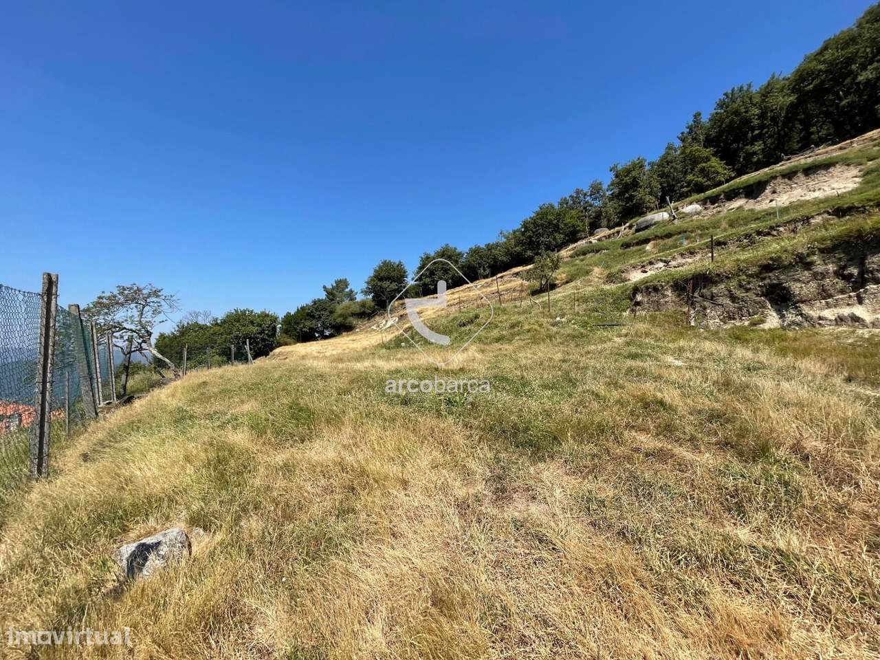 Propriedade com moradia recuperar, 4.700m2 de terreno, vistas excelent-28