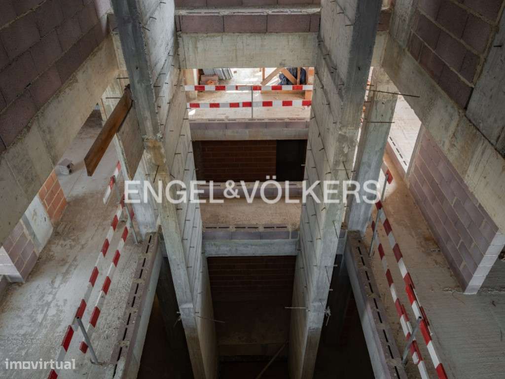 Moradia de Luxo T5 Isolada com Vista Lisboa-28