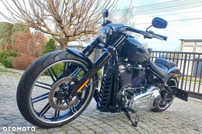 Harley-Davidson Softail Breakout - 6