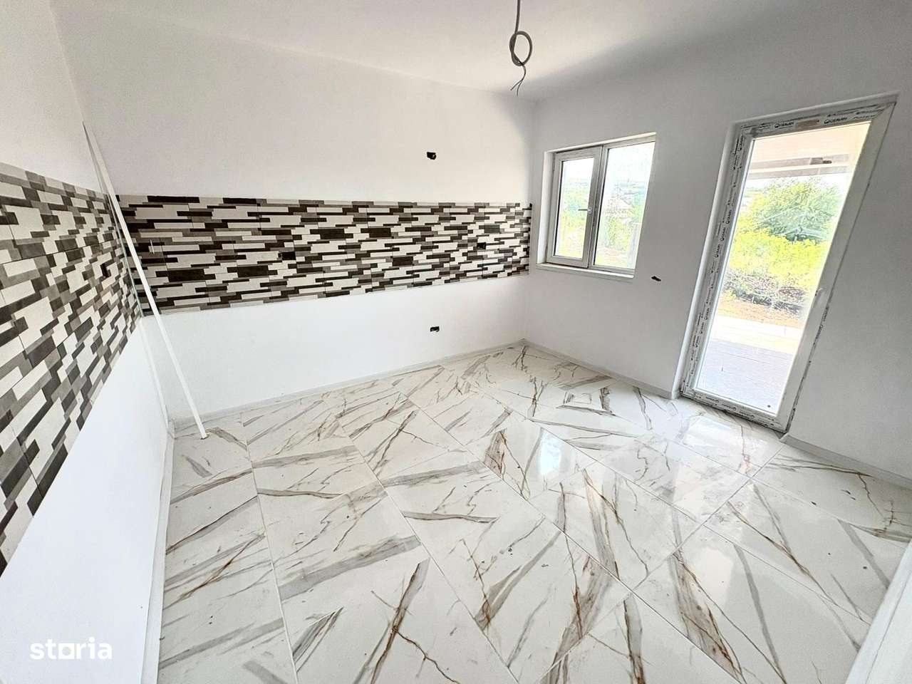 Casa Tomesti judetul Iasi 4 camere/2 bai CANALIZARE! - Imagine principală: 4/11