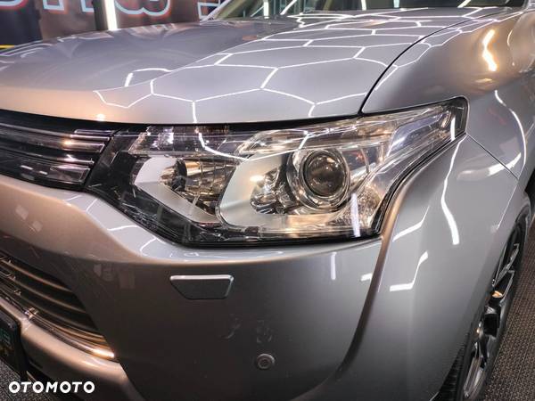 Mitsubishi Outlander PHEV Instyle NAVI + - 8