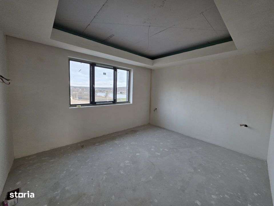 Vila exclusivista cu piscina langa lac. Acasa ca in vacanta!-7