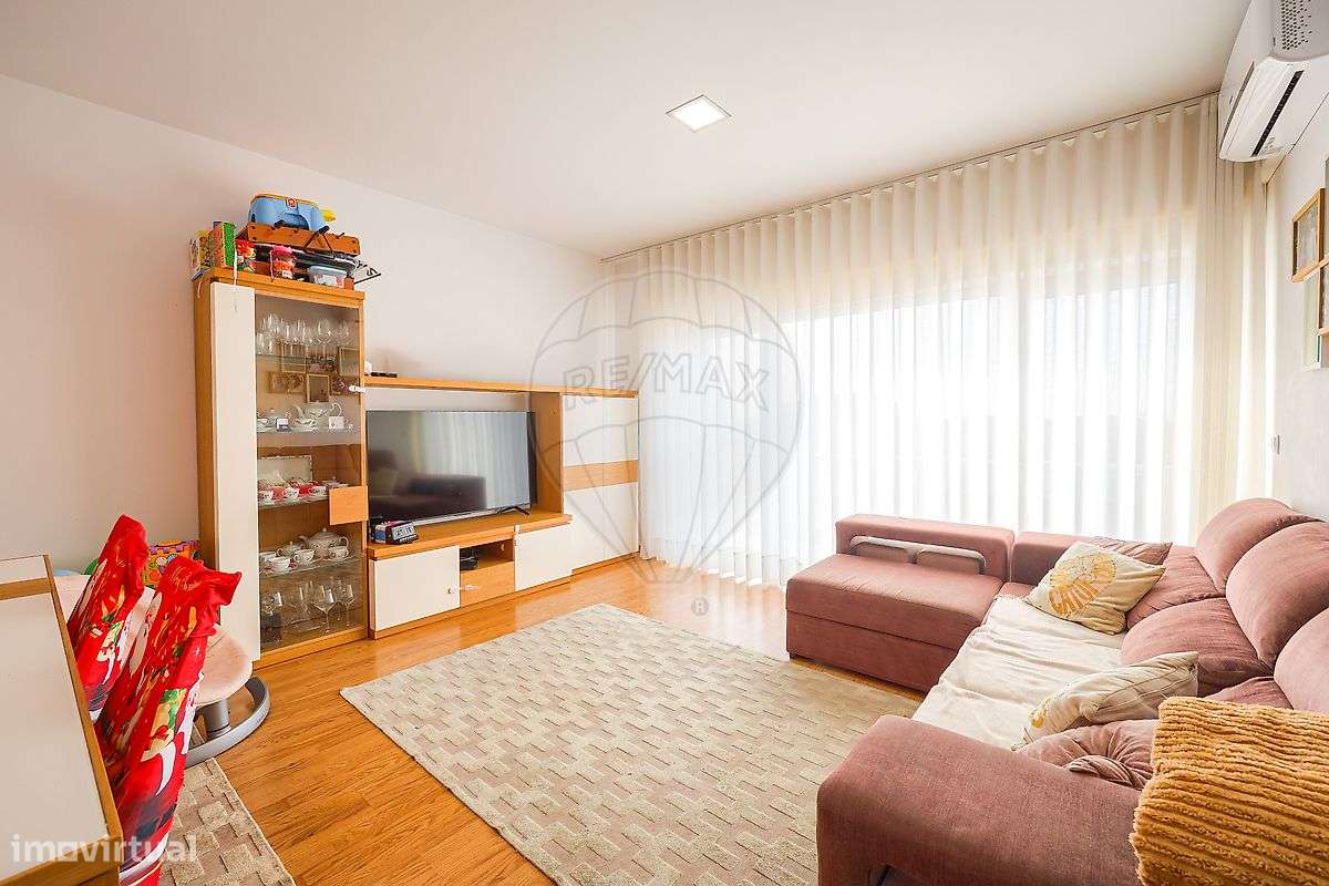 Apartamento T2 - Santa Joana-0