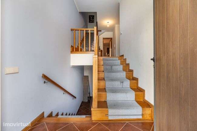 Moradia T3 em Banda no Centro da Póvoa de Lanhoso - Grande imagem: 2/23