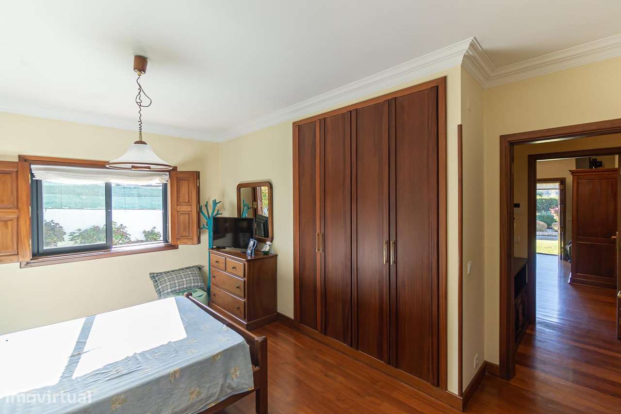 Quinta T4+1 , Moradia Térrea, 4.500 m² Terreno,  Privacidade Total-25