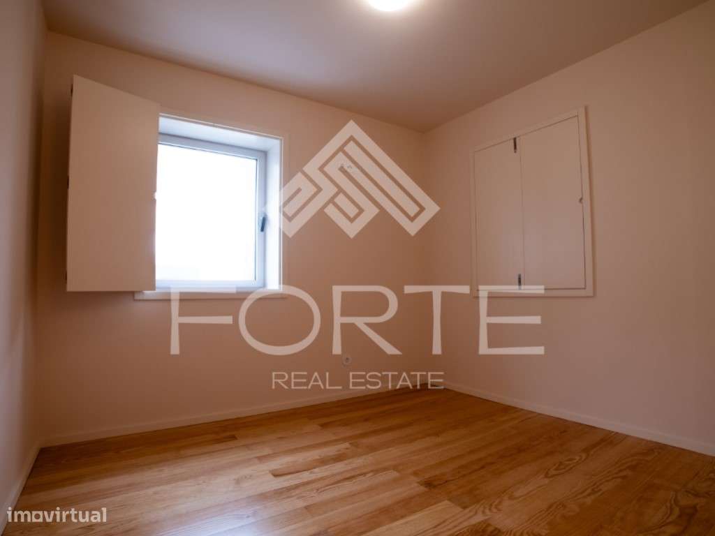 T3 com Piscina em Plena Cidade de São João da Madeira-9