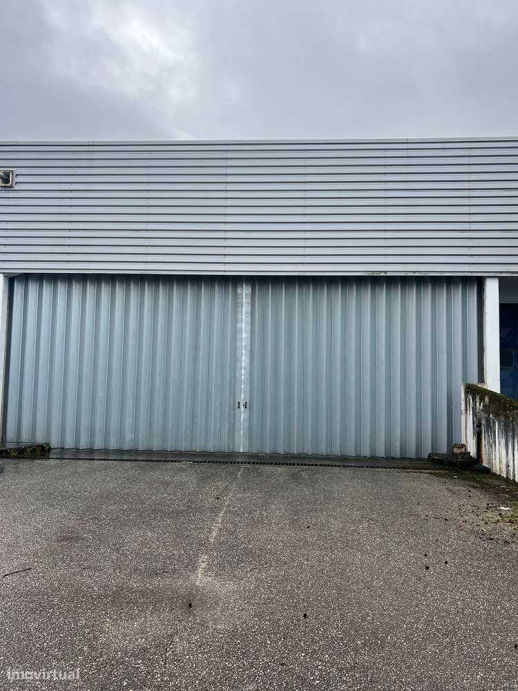 Armazéns com 4000m2 em Taveiro - Grande imagem: 3/4