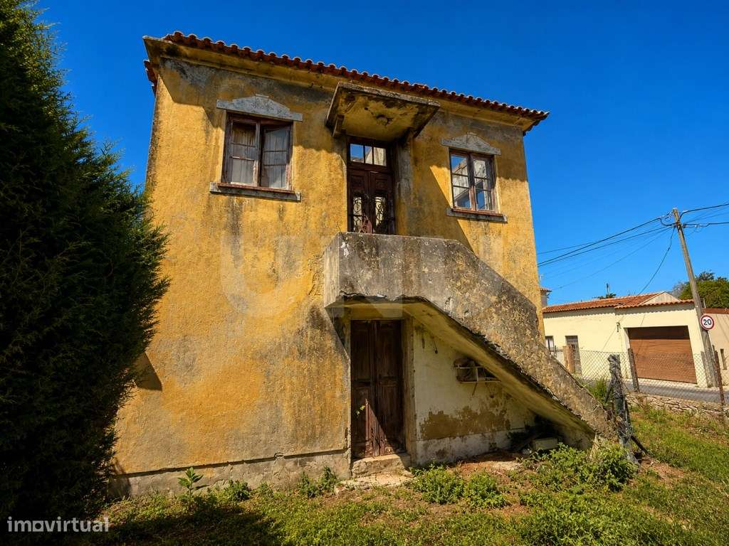 Moradia para reconstrução em Espinho-10