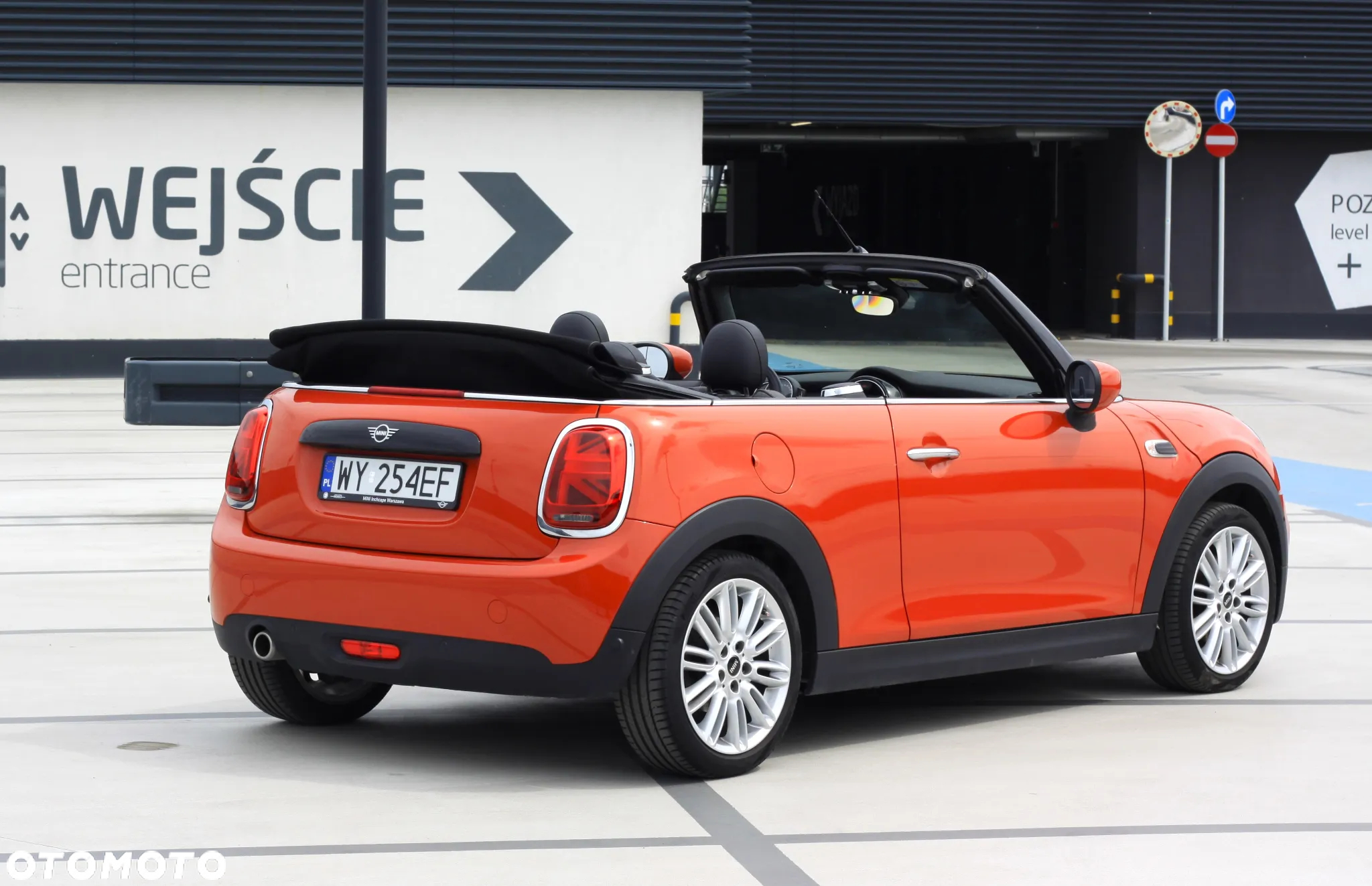 MINI Cooper Cabrio - 10