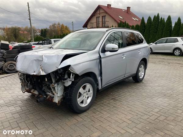 Mitsubishi Outlander 2.2 DID Intense - 2