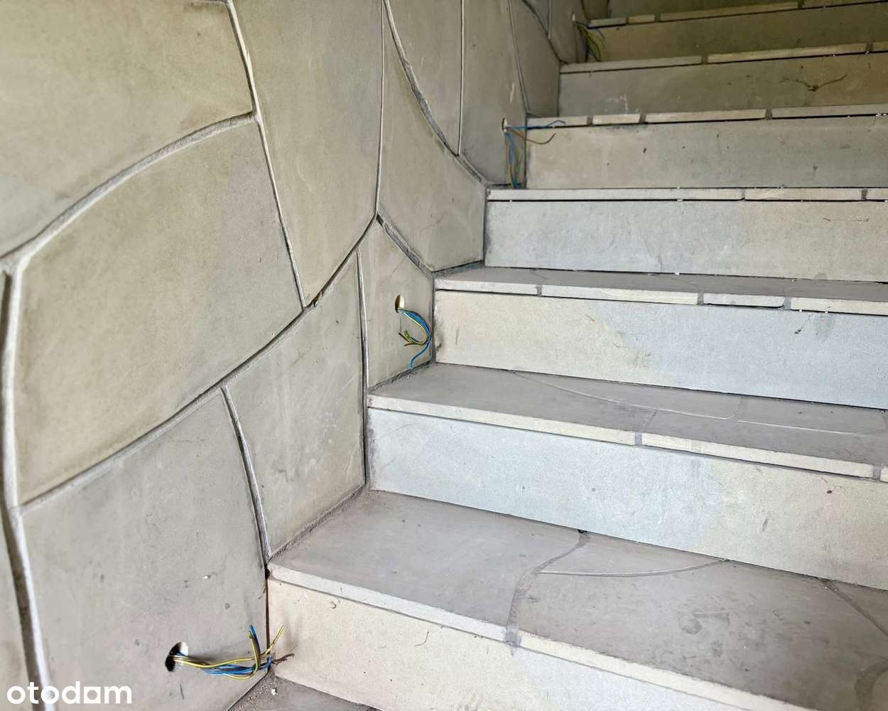 Dom z częścią usługową w doskonałej lokalizacji-14