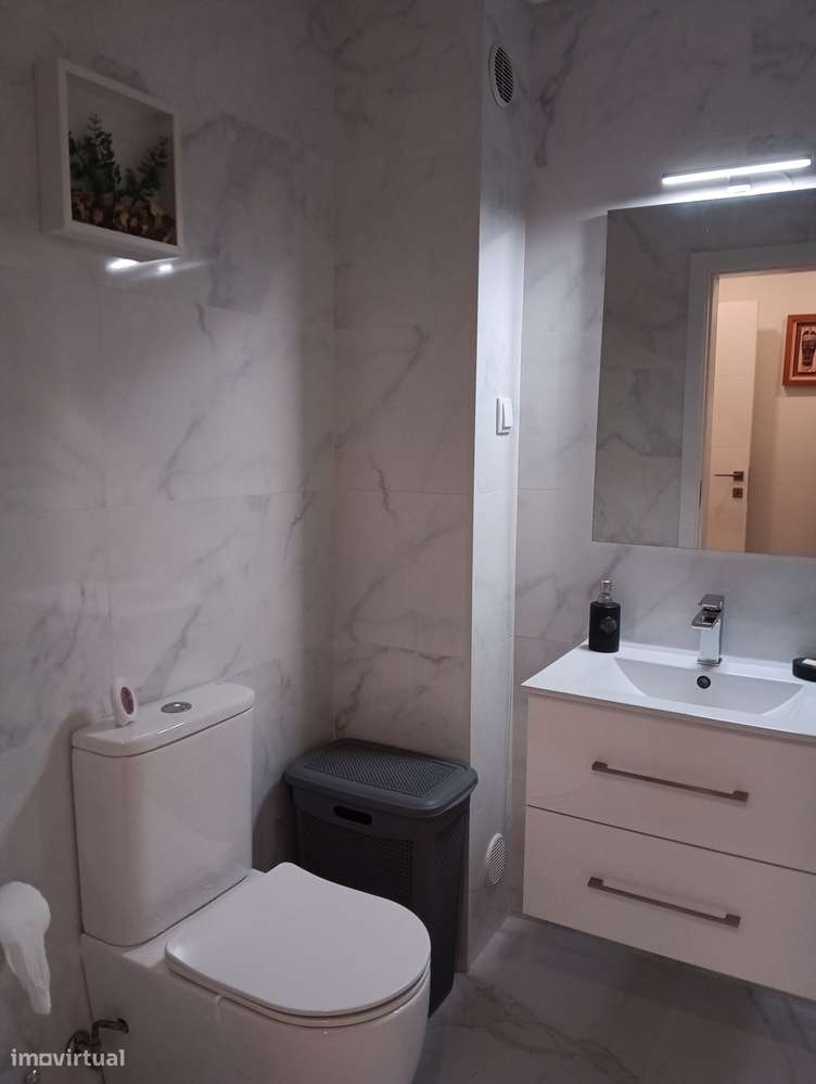 Apartamento T2 Novo com Varanda e Garagem-15