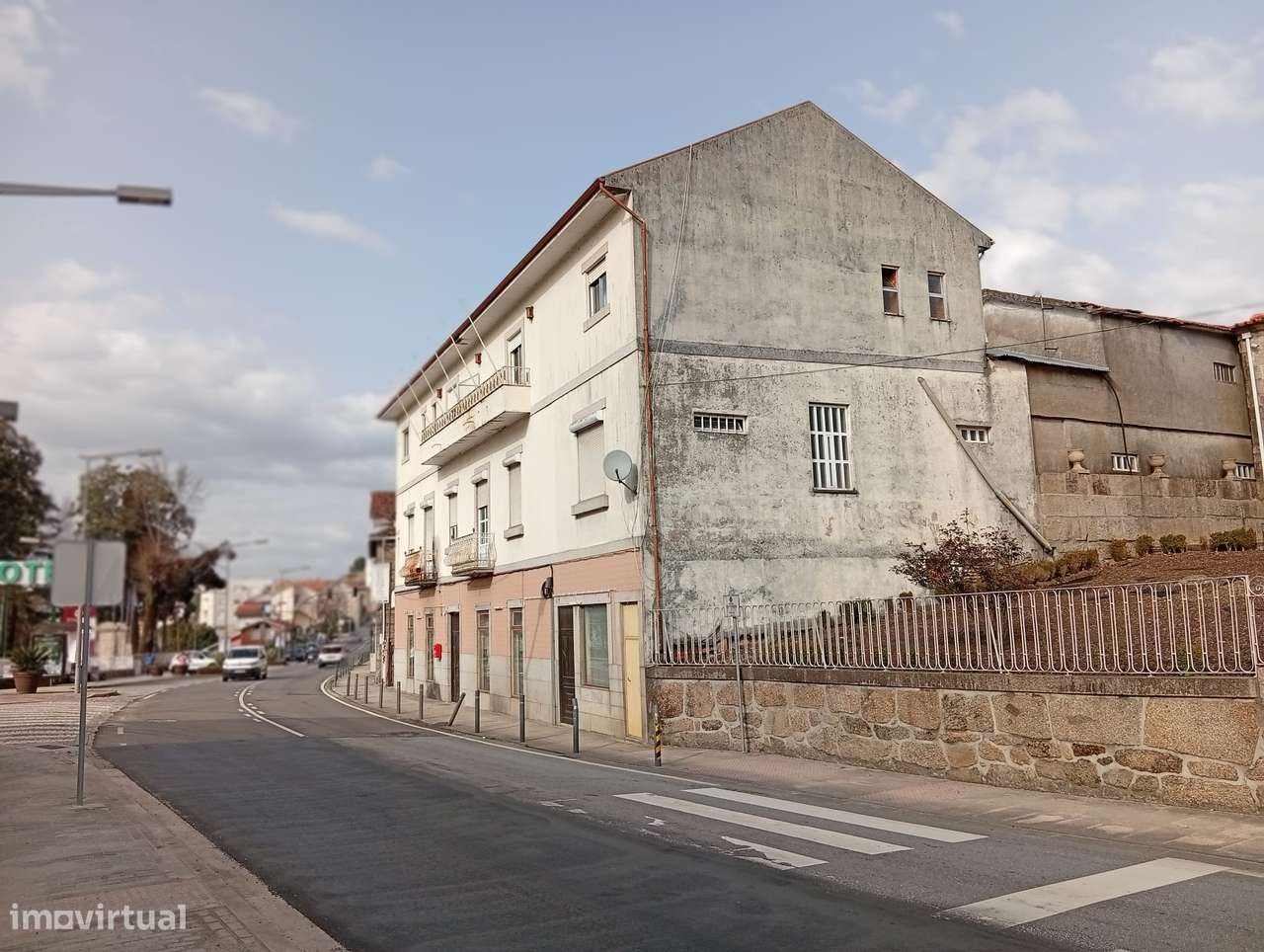 Venda de prédio localizado centro das Termas São Vicente Penafiel-15
