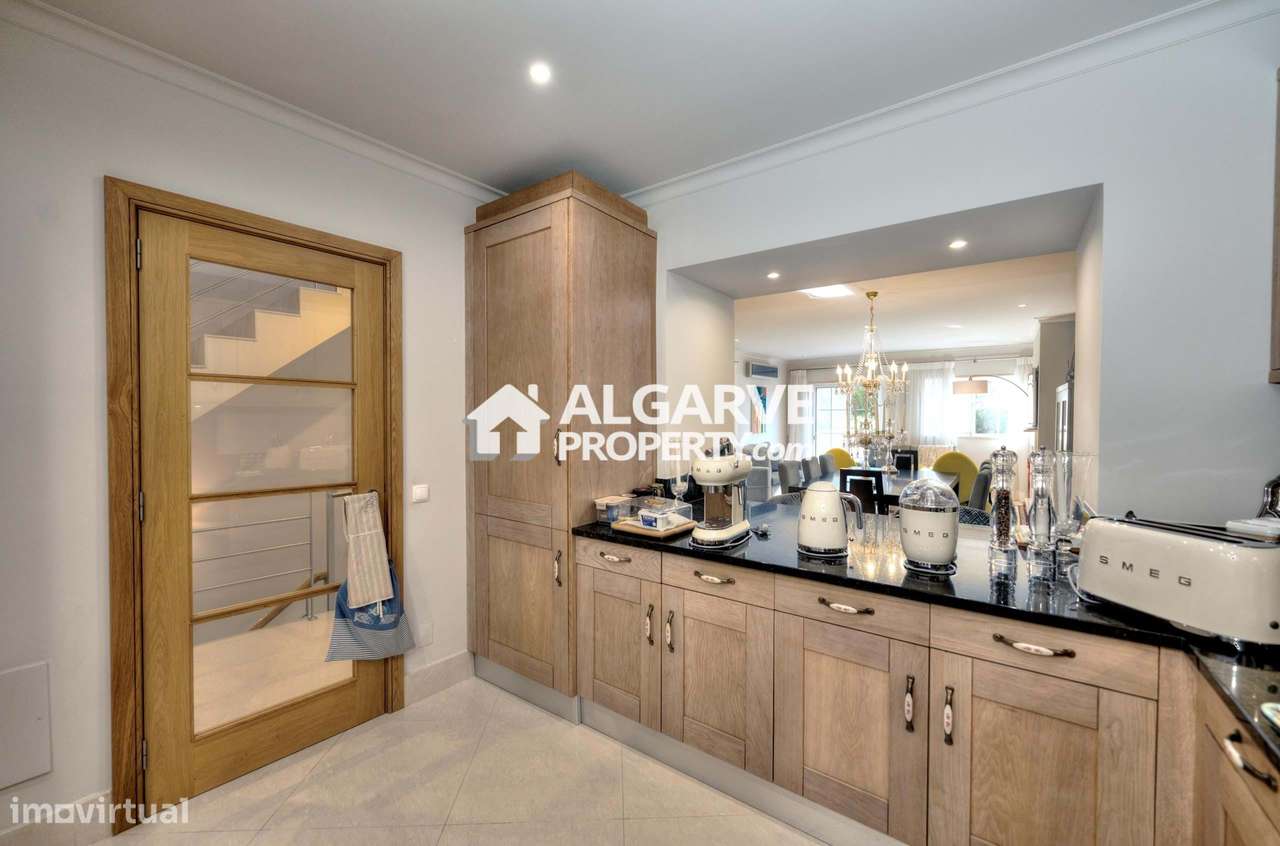 Moradia V4 de luxo num resort de luxo de golfe na Vila Sol - Grande imagem: 3/35