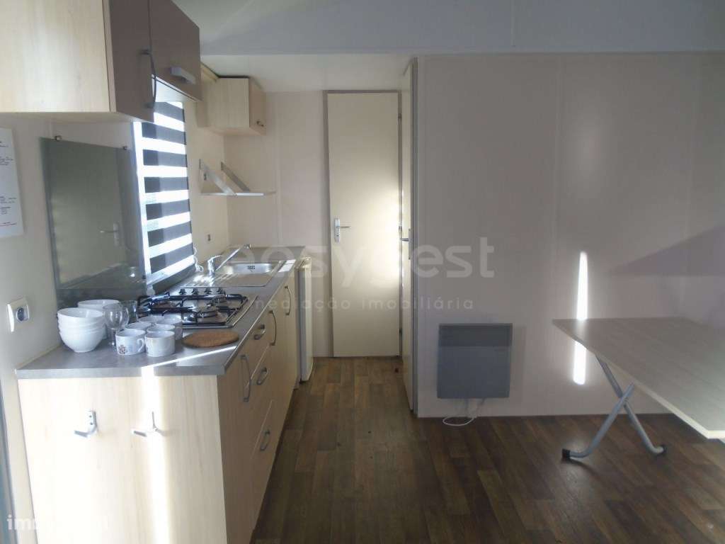 Bungalow T2 situado num Complexo Land´s Hause na Burinhosa- Pataias - Grande imagem: 5/13