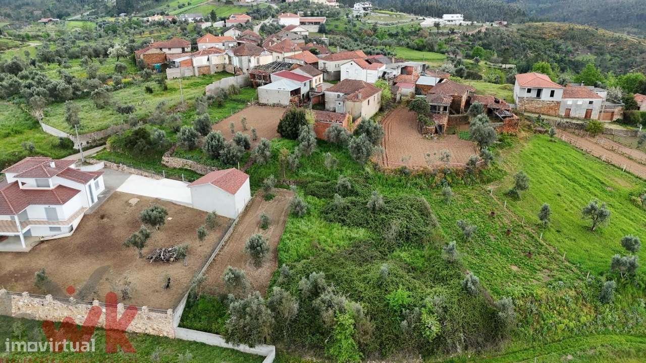 Moradia T4 com terreno com vista para o Rio Alva-10
