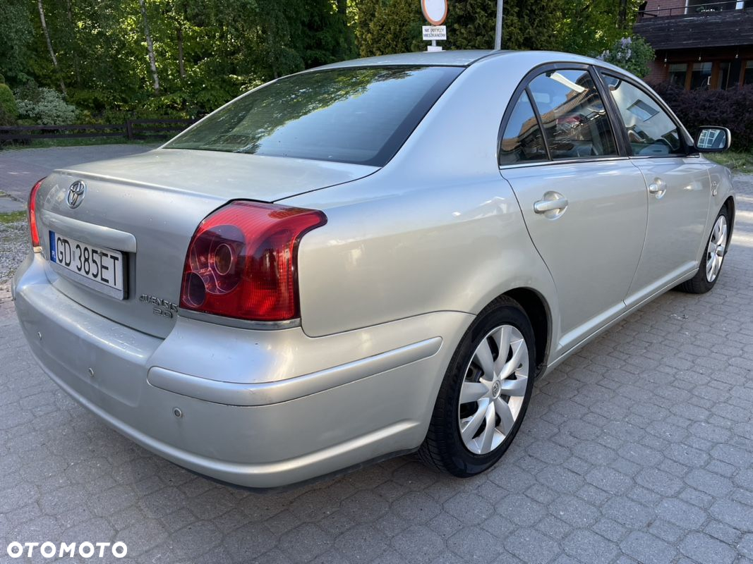 Toyota Avensis 2.0 D-4D Executive - 3