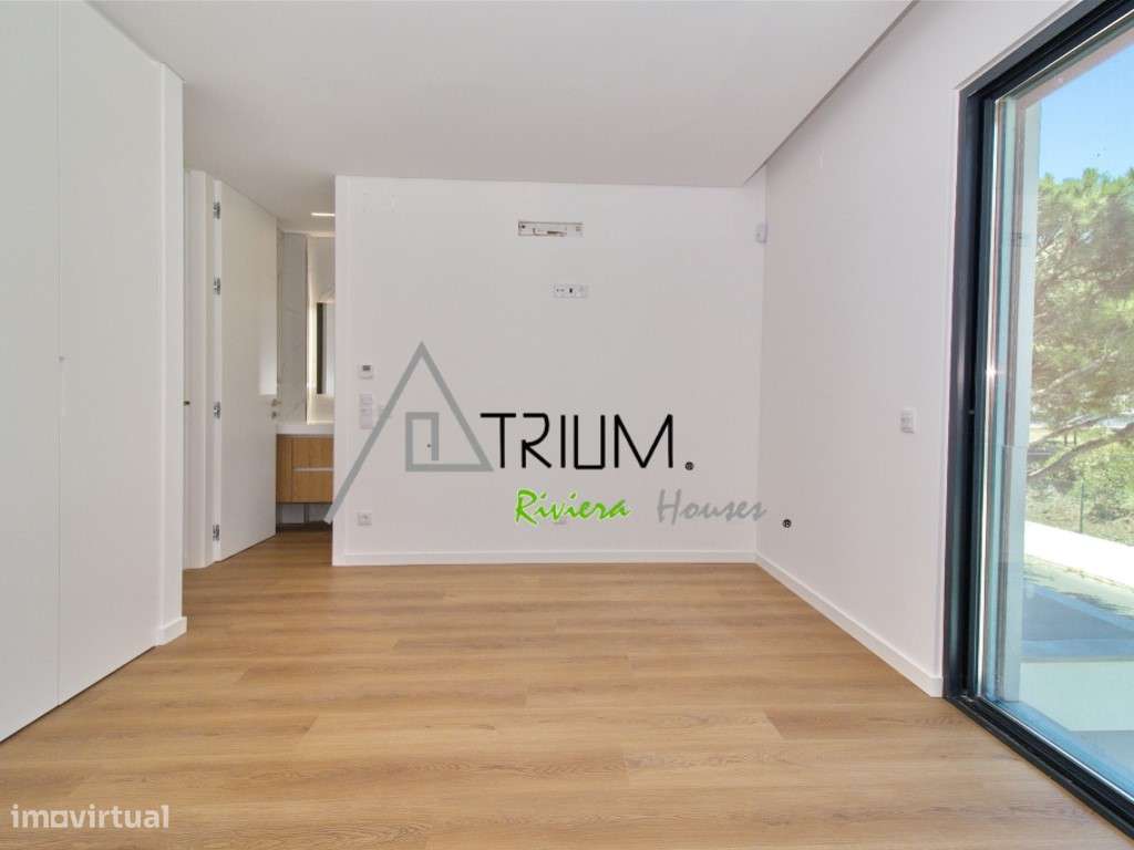 Moradia T4+1 Isolada com piscina e jardim nova-26