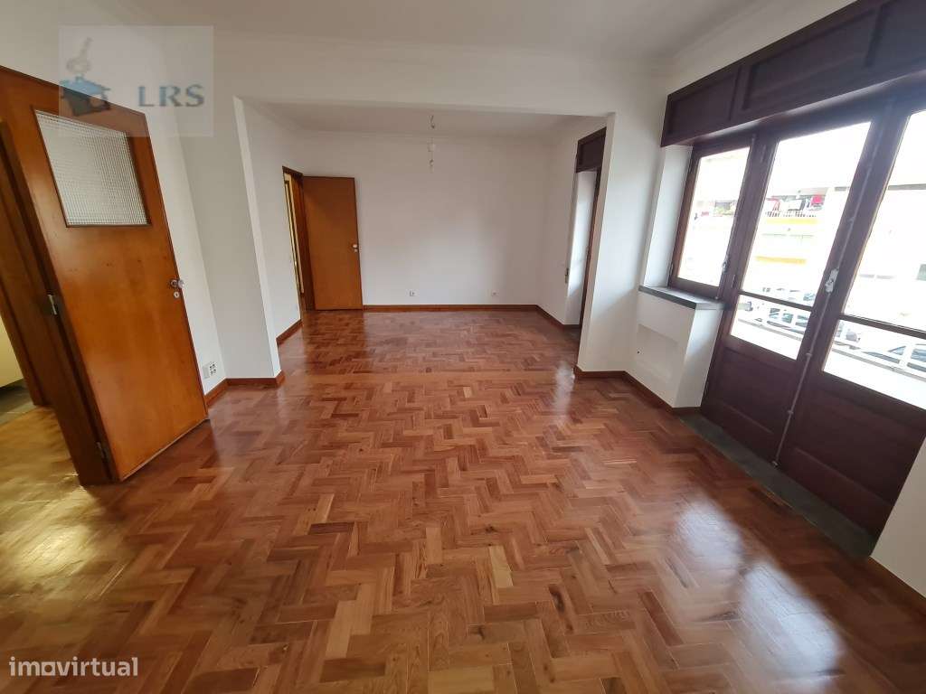 Apartamento T3 Remodelado - Outeiro da Vela, perto da Farmácia a 10... - Grande imagem: 3/21