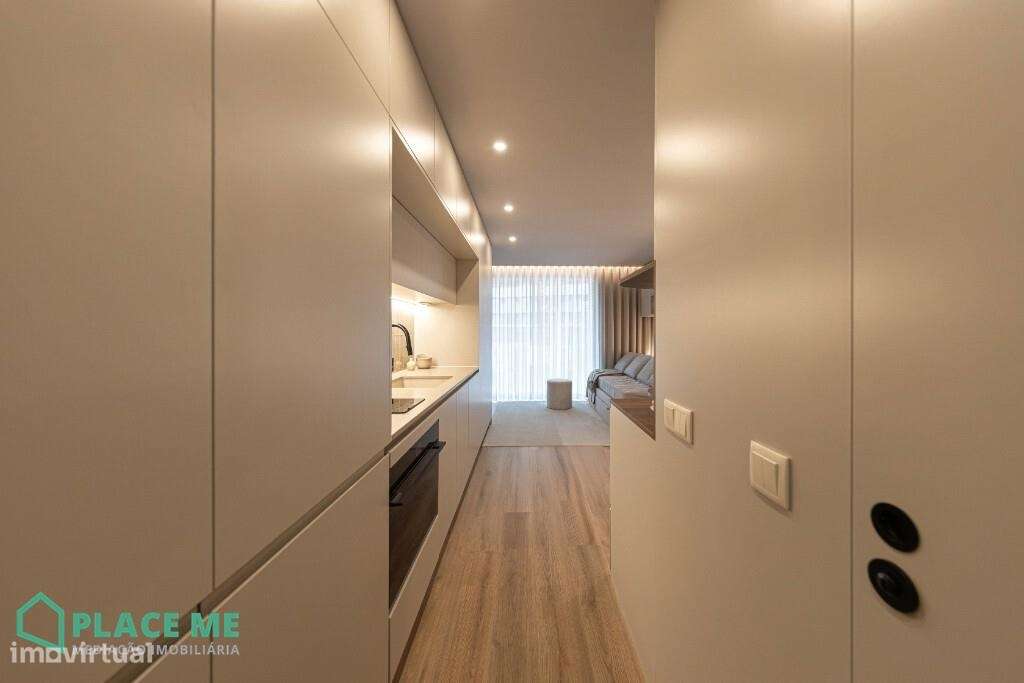 Apartamento T0 NOVO em condomínio fechado junto ao Parque da Rodovia-3