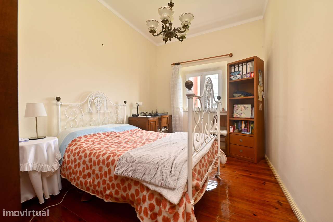 Oportunidade Única em Carnaxide | Terreno + Moradia com Elevado Potenc-9