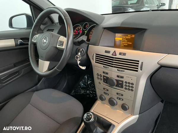 Opel Astra 1.6 - 11