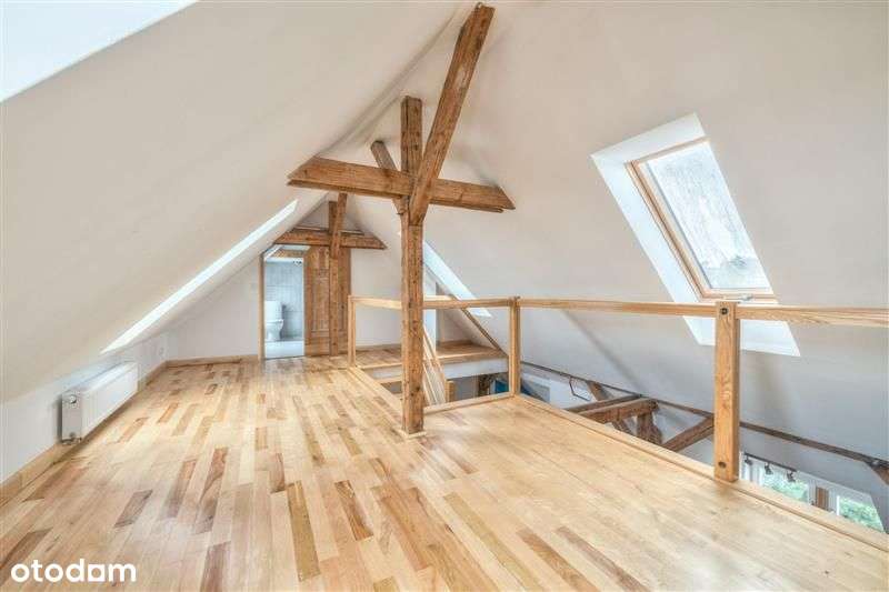 Klimatyczne słoneczne mieszkanie na poddaszu z balkonem-15