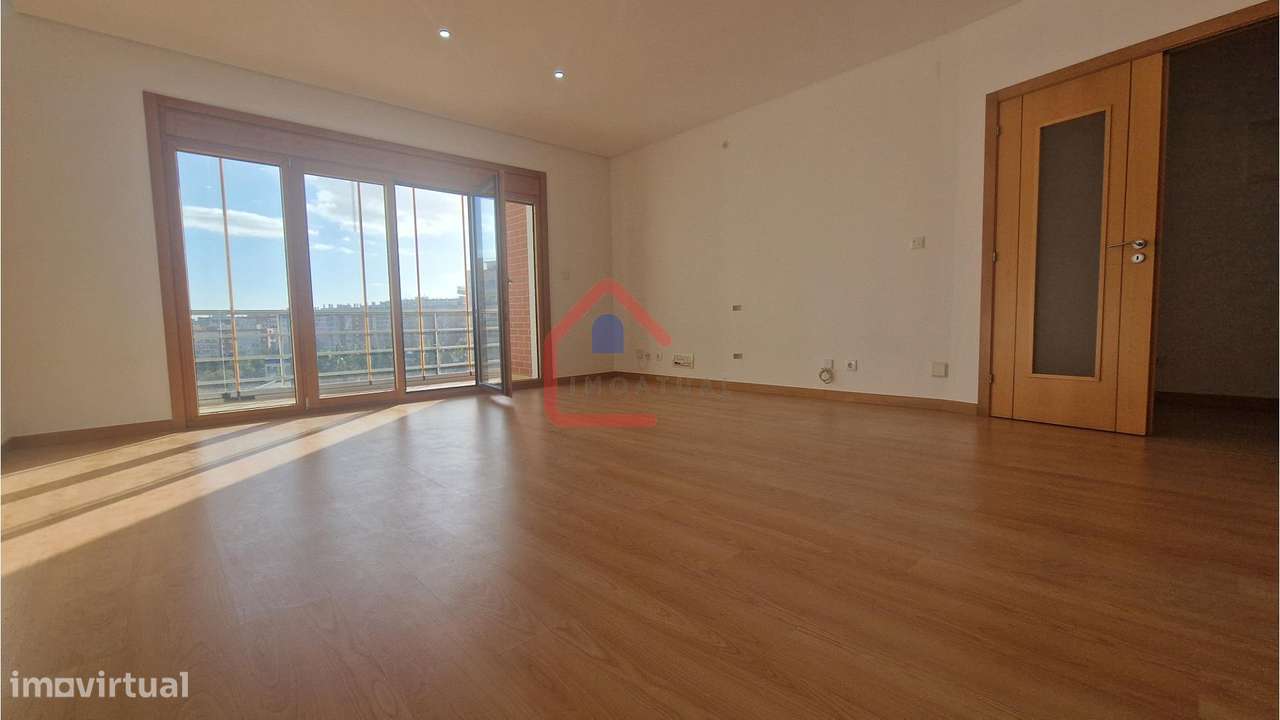 Apartamento T3 em Odivelas-3