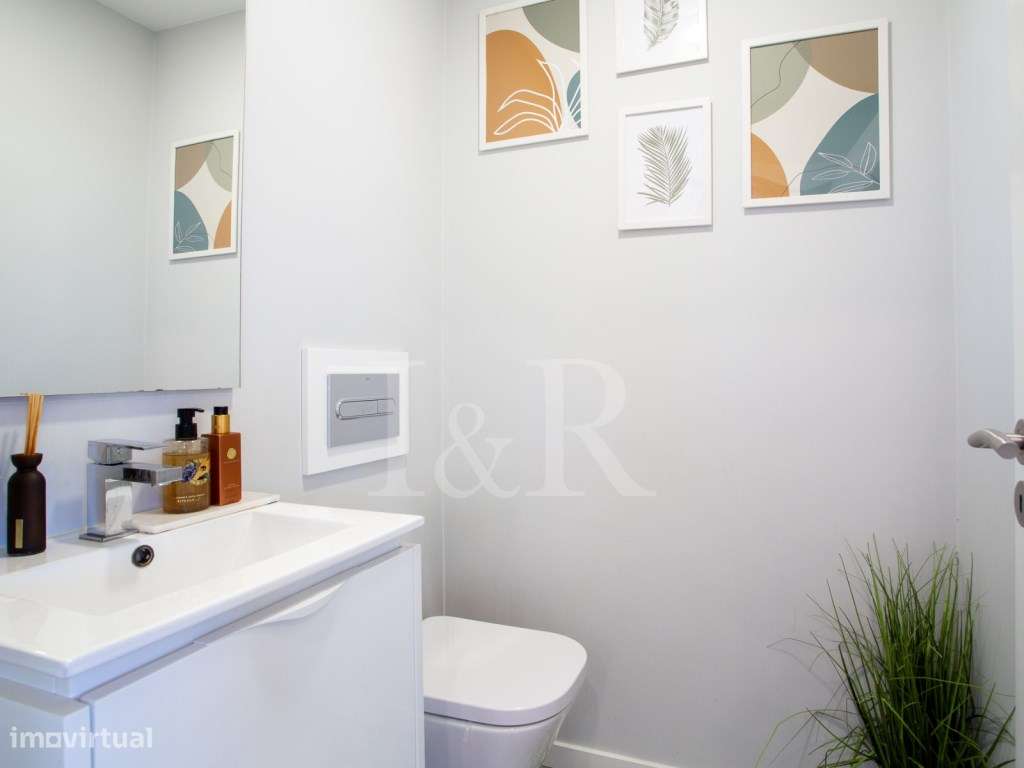 Apartamento T4 duplex com terraço e garagem no Montijo-20