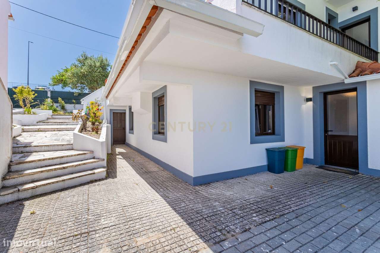 Moradia T5 isolada, inserida num lote de terreno de 750m2 em Casal de - Grande imagem: 4/42