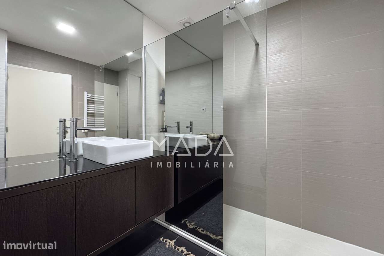 Apart. de luxo T3 (último piso) c/vistas p/Castelo de Guimarães-19