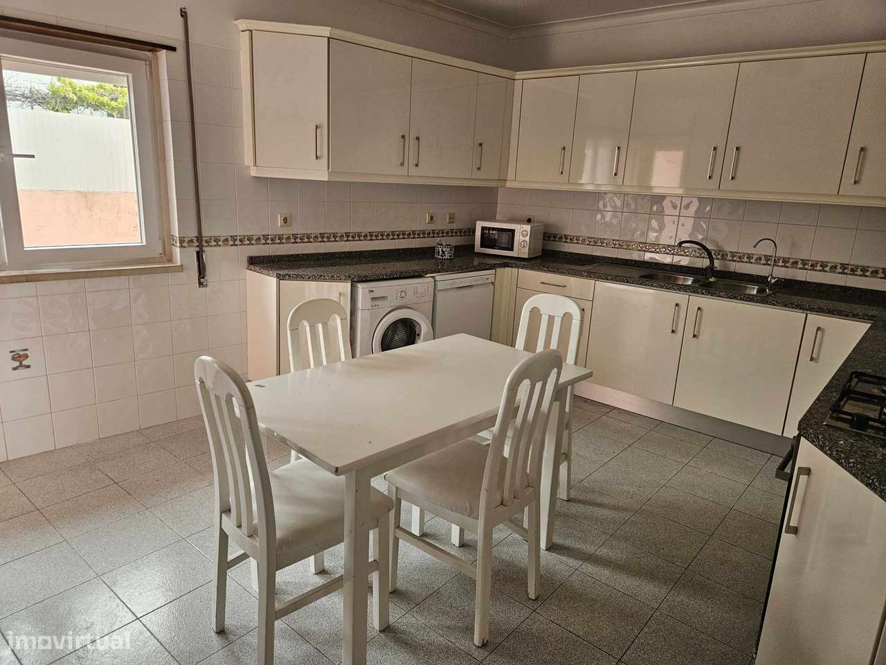 Moradia T4 com jardim, garagem e varanda em Cascais - Tires - Grande imagem: 5/24