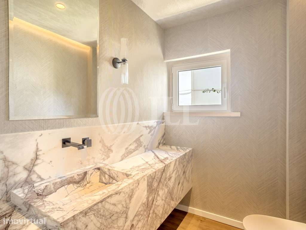 Moradia T5+2 com piscina no Estoril-15