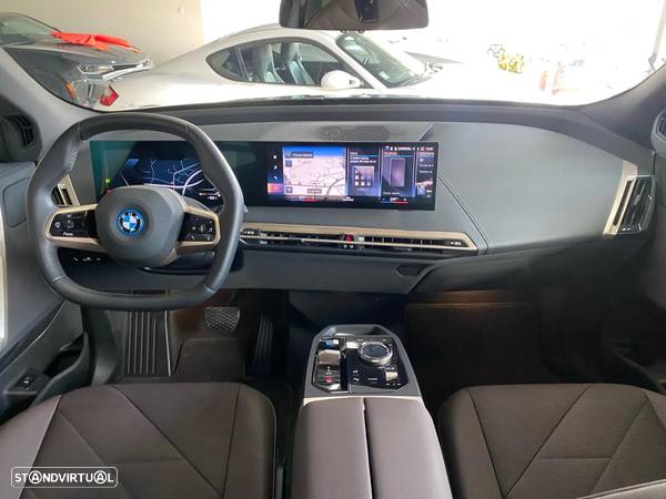 BMW iX xDrive 40 - 19