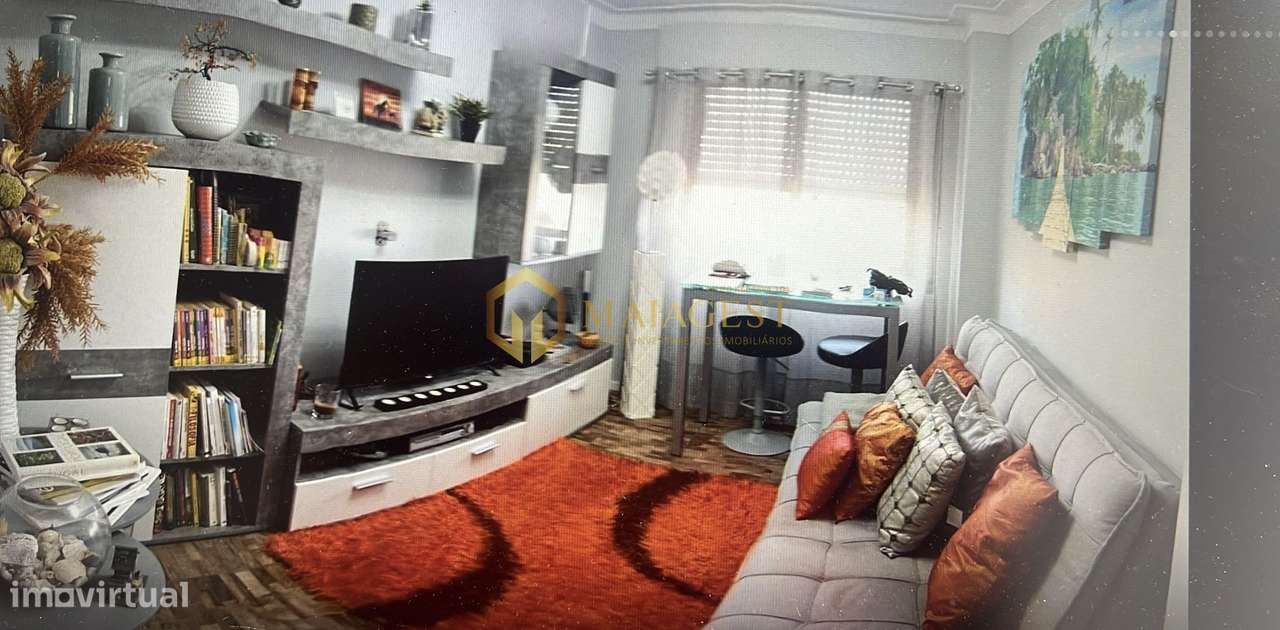 Apartamento T2 com cozinha equipada e varanda em Rio Tinto-5